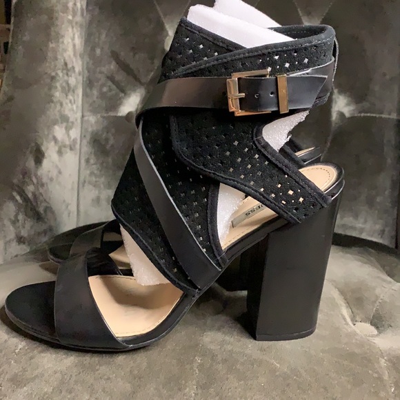 Guess black strappy heels - Picture 6 of 11